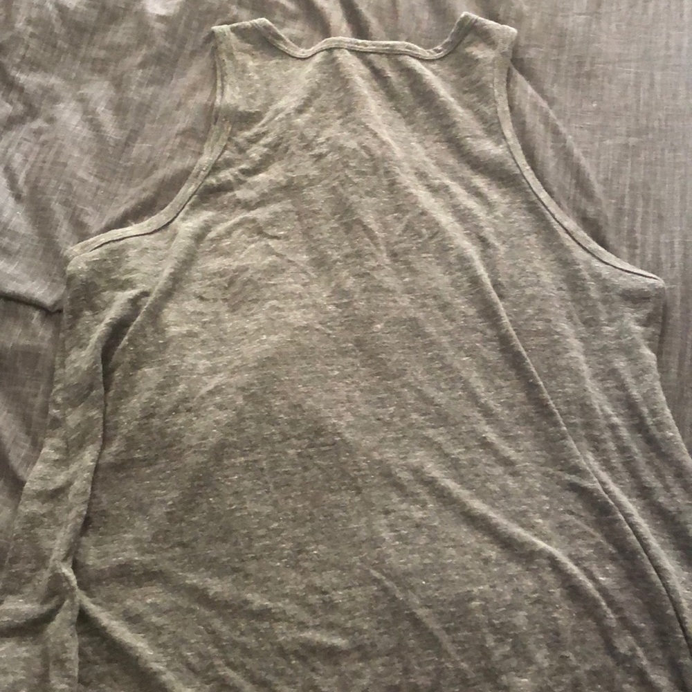 Grey Tank - Picture 5 of 5